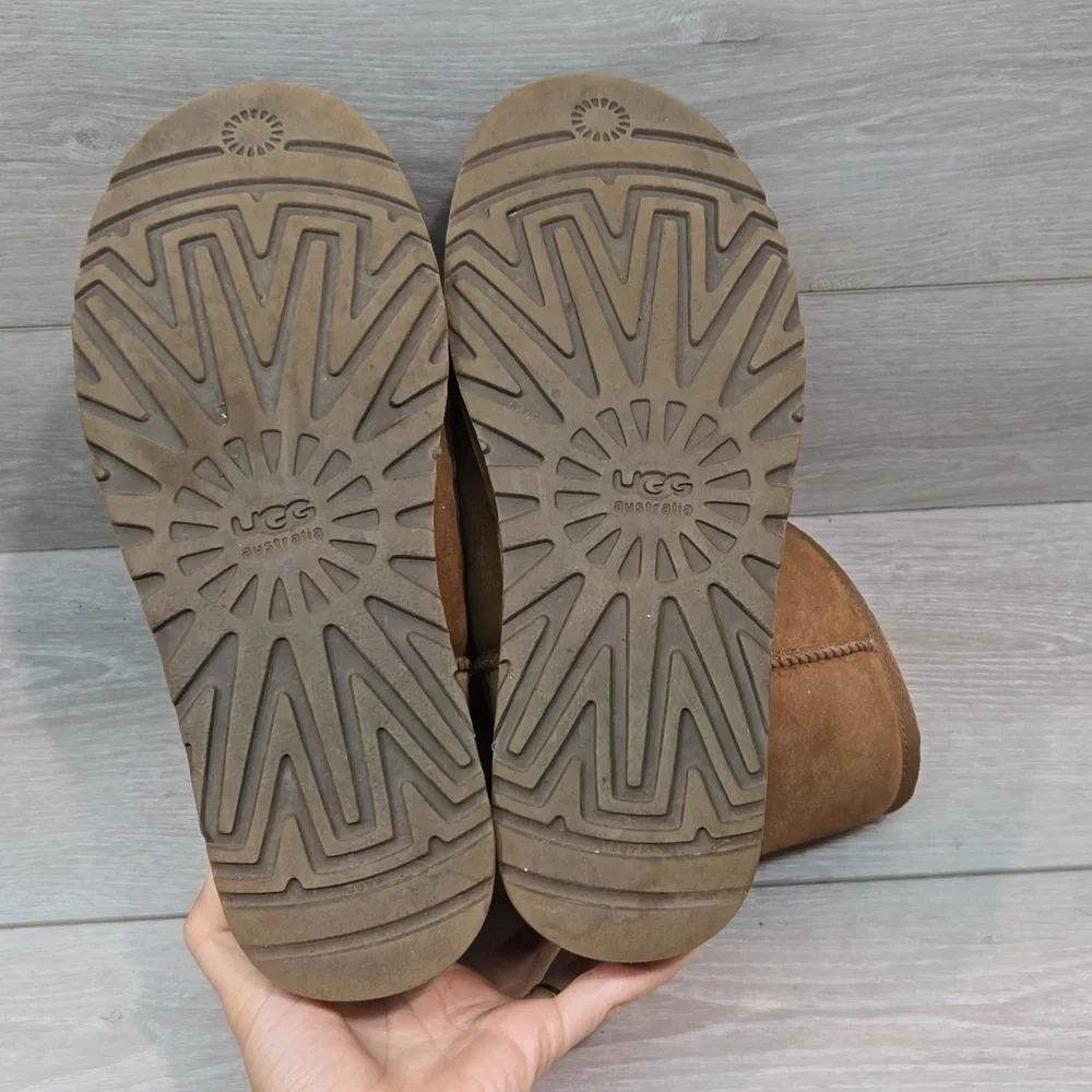 Ugg Australia Women 5825 Suede Sheepskin Boots shoes sz 8